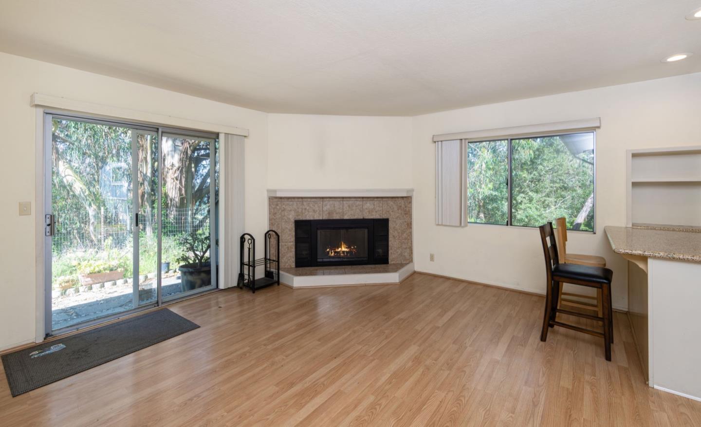 Detail Gallery Image 5 of 37 For 14440 Ridgecrest Rd, Royal Oaks,  CA 95076 - 4 Beds | 3 Baths