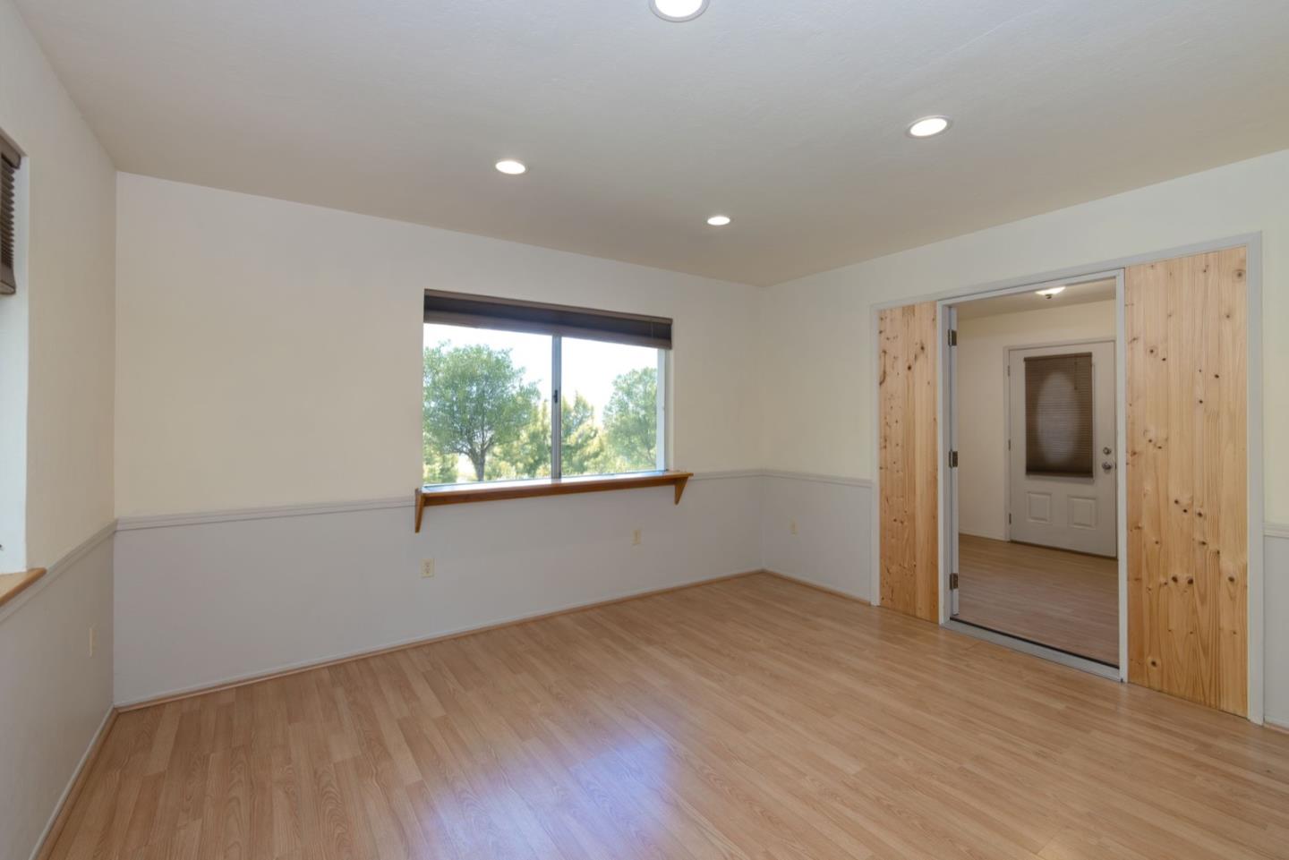 Detail Gallery Image 8 of 37 For 14440 Ridgecrest Rd, Royal Oaks,  CA 95076 - 4 Beds | 3 Baths