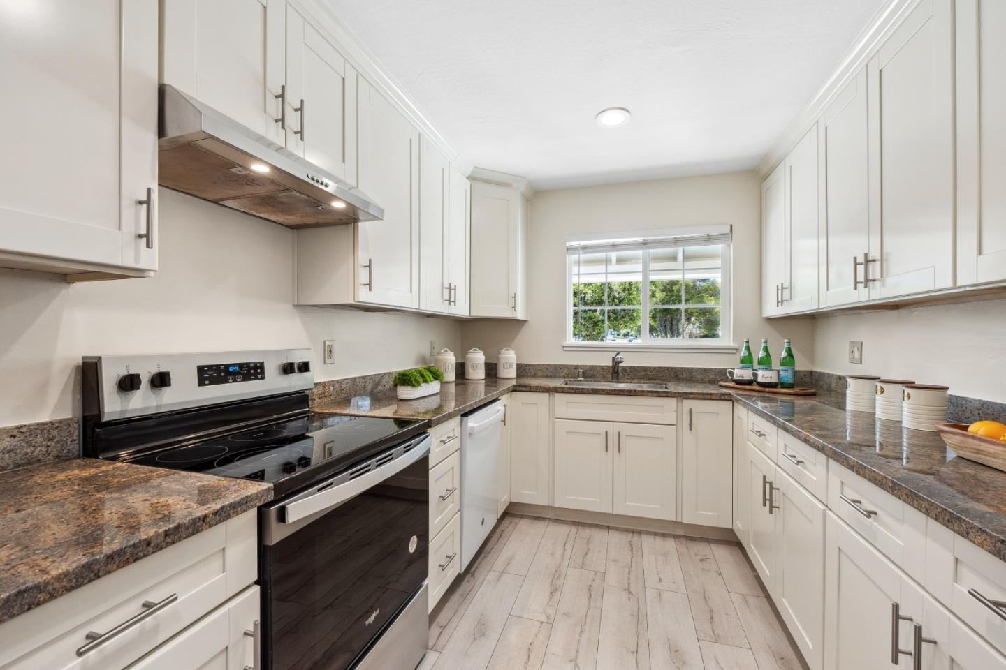 Detail Gallery Image 12 of 42 For 1776 via Flores, San Jose,  CA 95132 - 4 Beds | 2 Baths