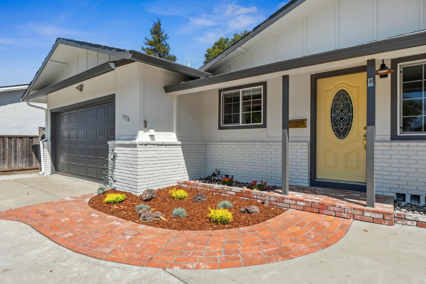 Detail Gallery Image 3 of 42 For 1776 via Flores, San Jose,  CA 95132 - 4 Beds | 2 Baths