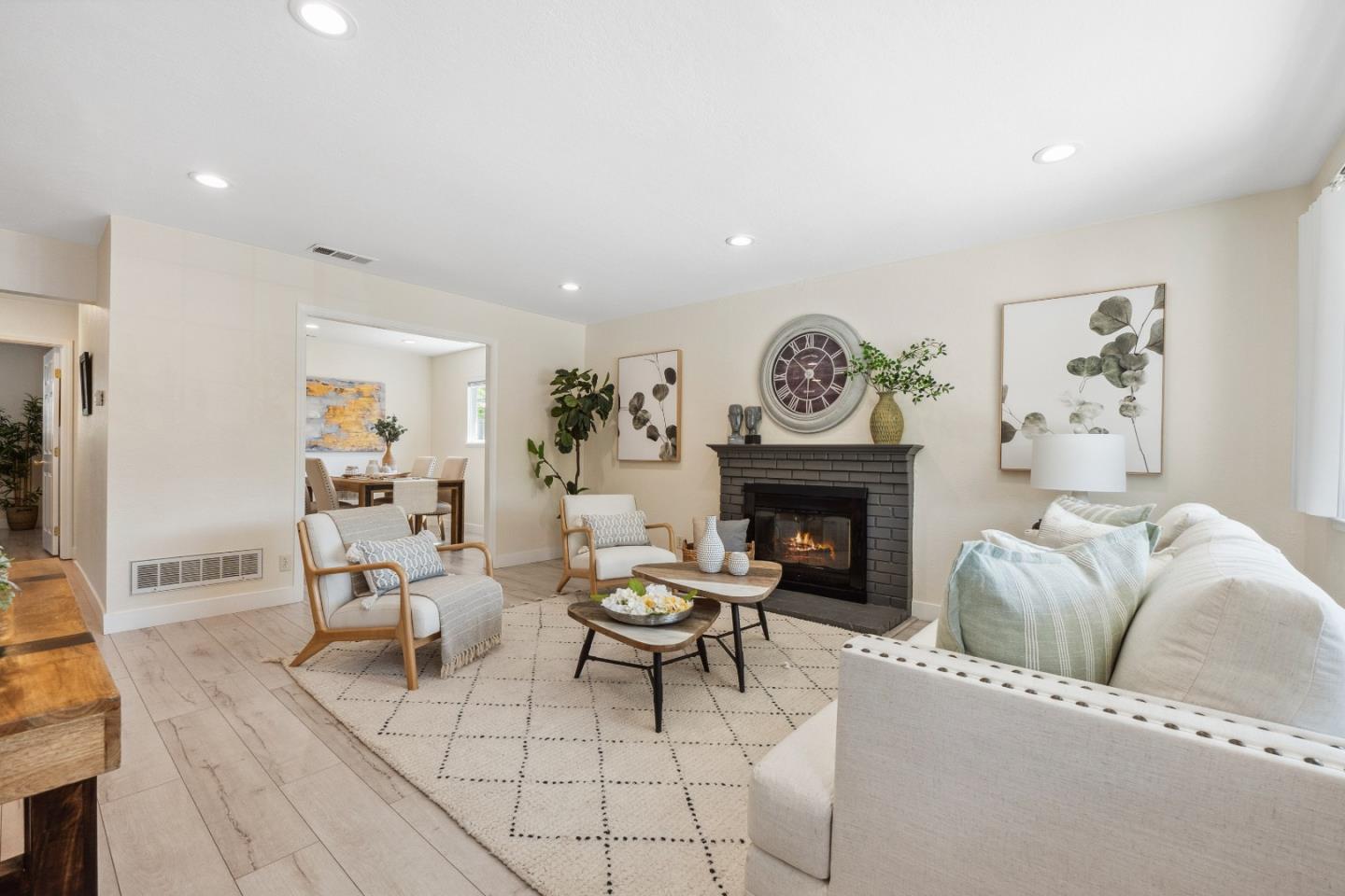 Detail Gallery Image 4 of 42 For 1776 via Flores, San Jose,  CA 95132 - 4 Beds | 2 Baths