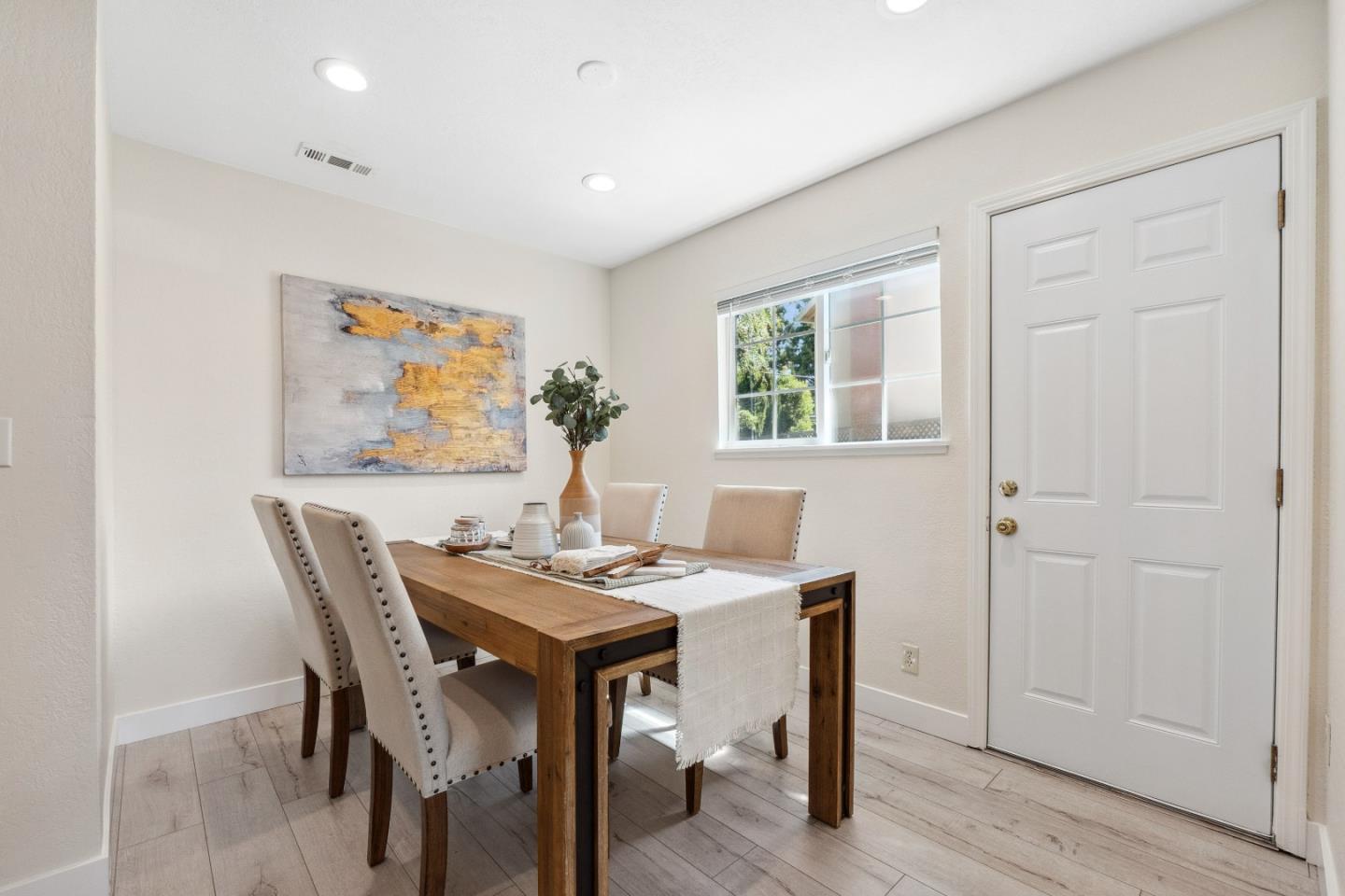 Detail Gallery Image 8 of 42 For 1776 via Flores, San Jose,  CA 95132 - 4 Beds | 2 Baths