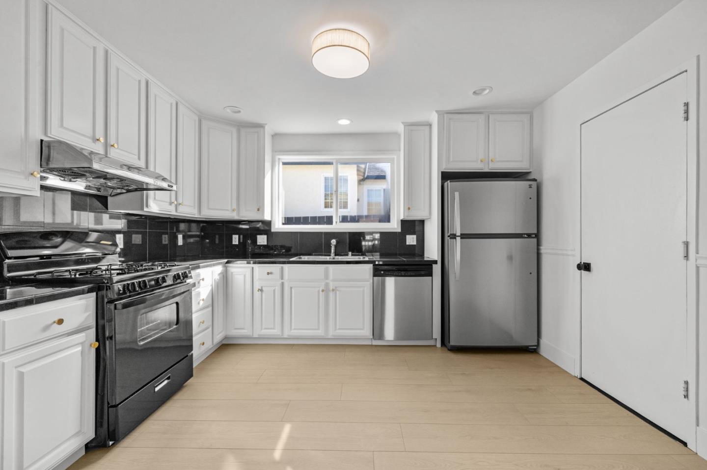 Detail Gallery Image 23 of 47 For 515 Helen Dr, Millbrae,  CA 94030 - 3 Beds | 2 Baths