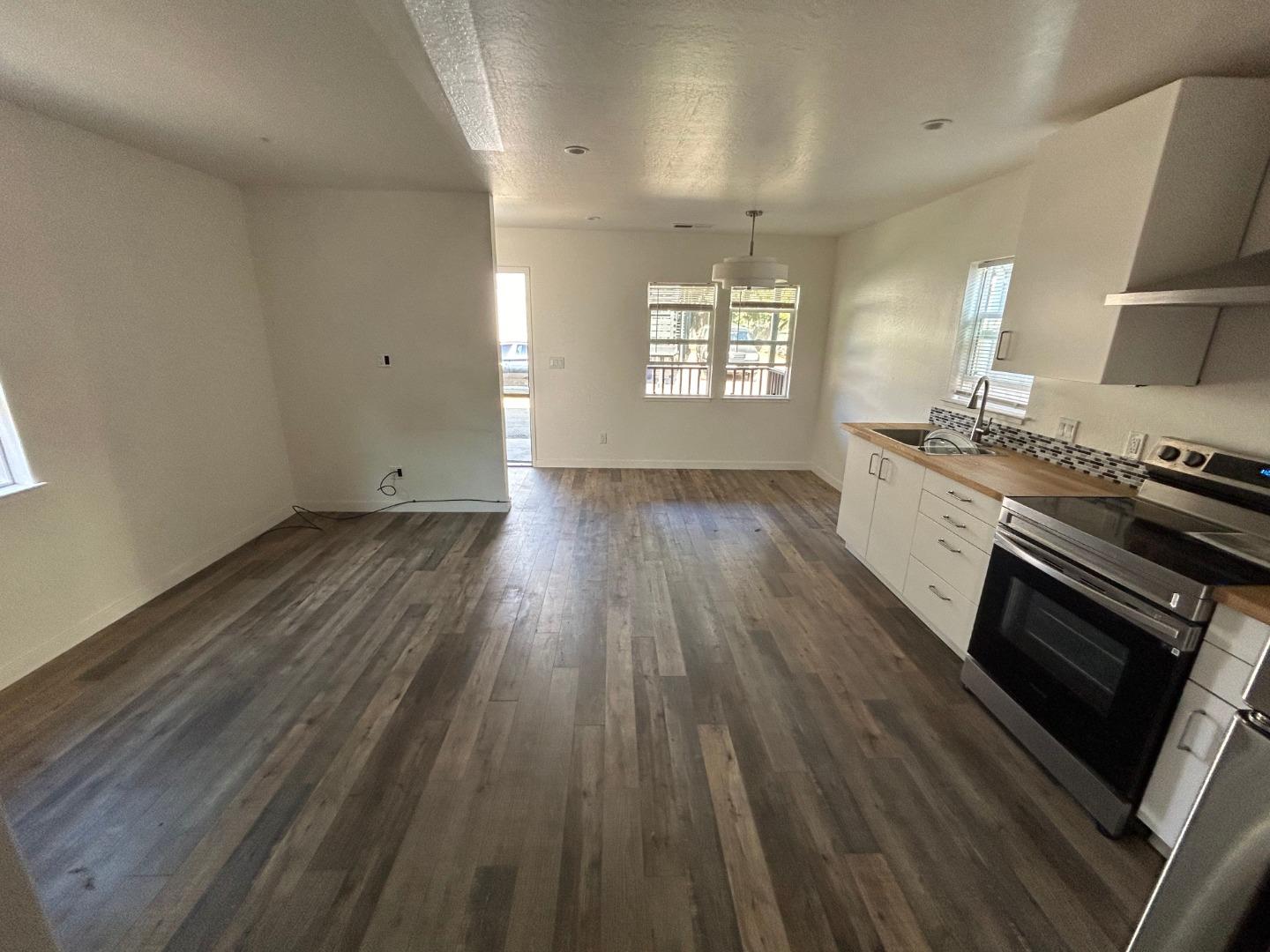 Detail Gallery Image 6 of 9 For 23 Ford St, Watsonville,  CA 95076 - – Beds | – Baths