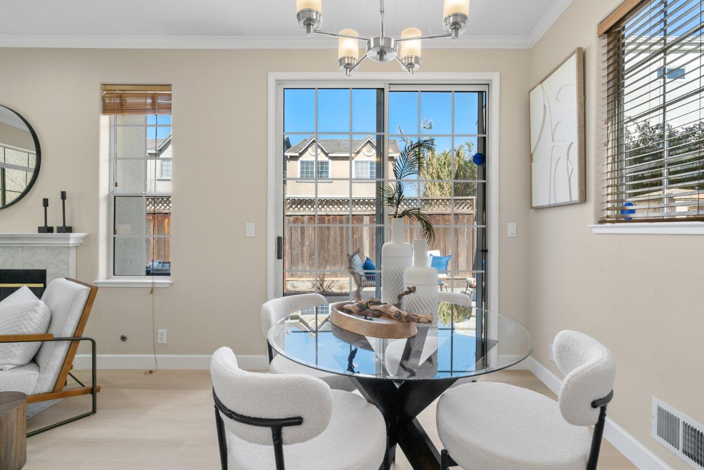 Detail Gallery Image 11 of 43 For 2165 Agnew Rd, Santa Clara,  CA 95054 - 3 Beds | 2/1 Baths