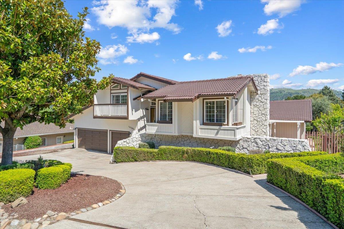 Detail Gallery Image 2 of 46 For 16385 Jackson Oaks Dr, Morgan Hill,  CA 95037 - 5 Beds | 2/1 Baths