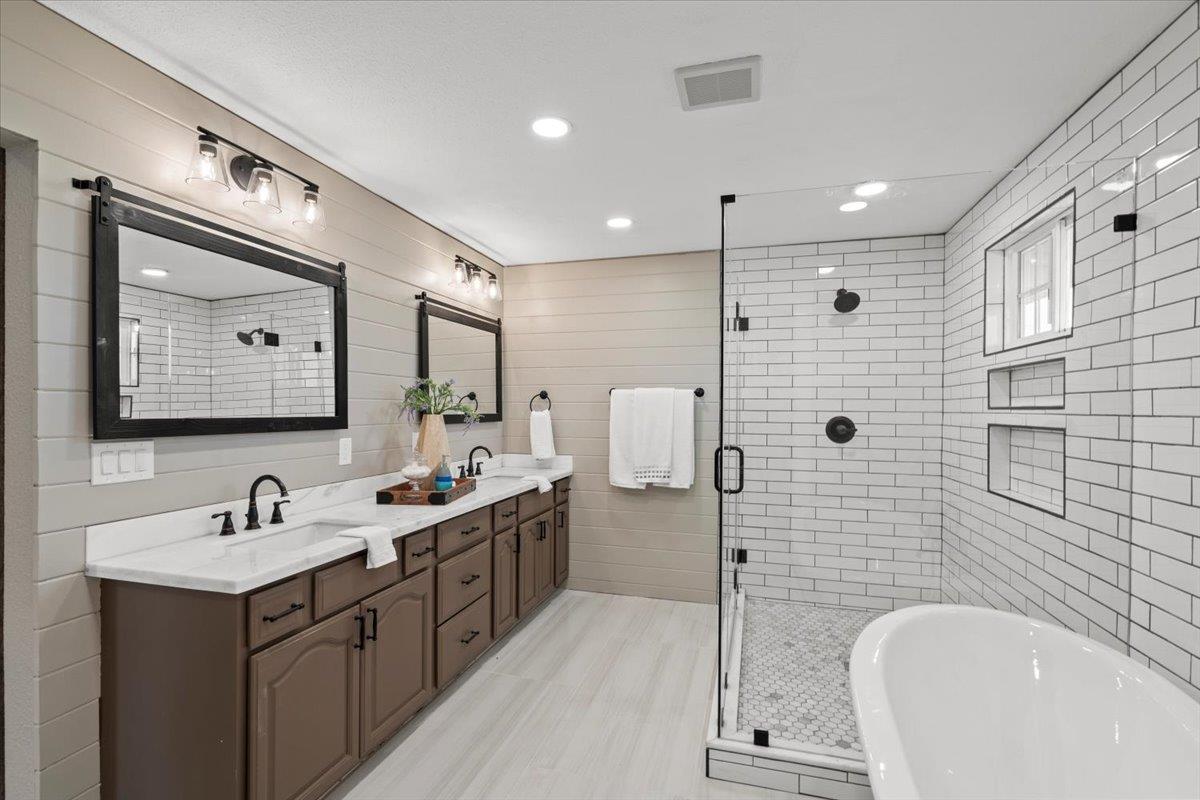 Detail Gallery Image 24 of 46 For 16385 Jackson Oaks Dr, Morgan Hill,  CA 95037 - 5 Beds | 2/1 Baths