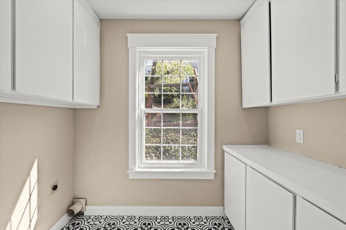 Detail Gallery Image 33 of 46 For 16385 Jackson Oaks Dr, Morgan Hill,  CA 95037 - 5 Beds | 2/1 Baths