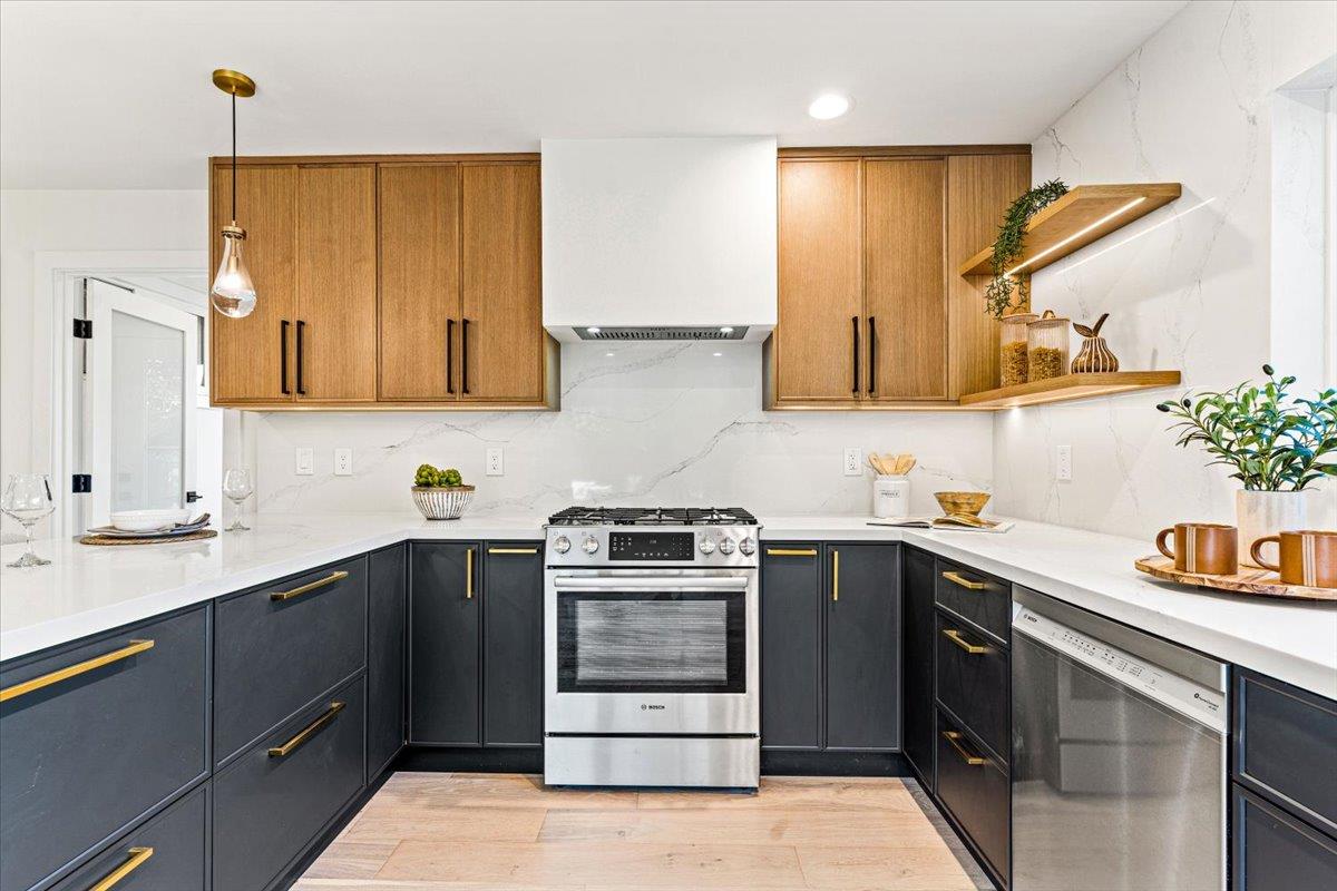Detail Gallery Image 11 of 32 For 15640 Gardenia Way, Los Gatos,  CA 95032 - 3 Beds | 2 Baths