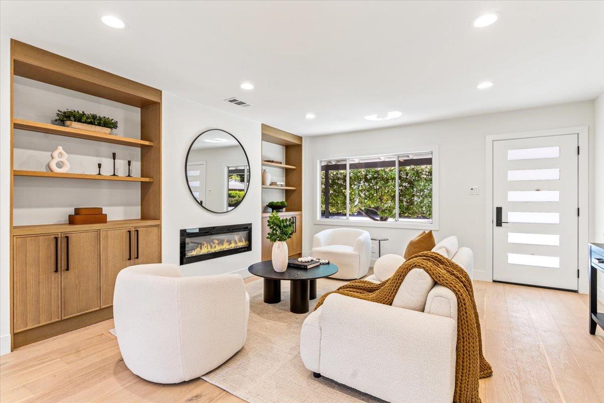 Detail Gallery Image 6 of 32 For 15640 Gardenia Way, Los Gatos,  CA 95032 - 3 Beds | 2 Baths