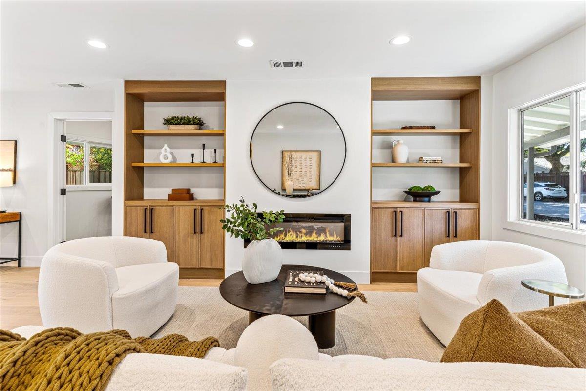 Detail Gallery Image 7 of 32 For 15640 Gardenia Way, Los Gatos,  CA 95032 - 3 Beds | 2 Baths