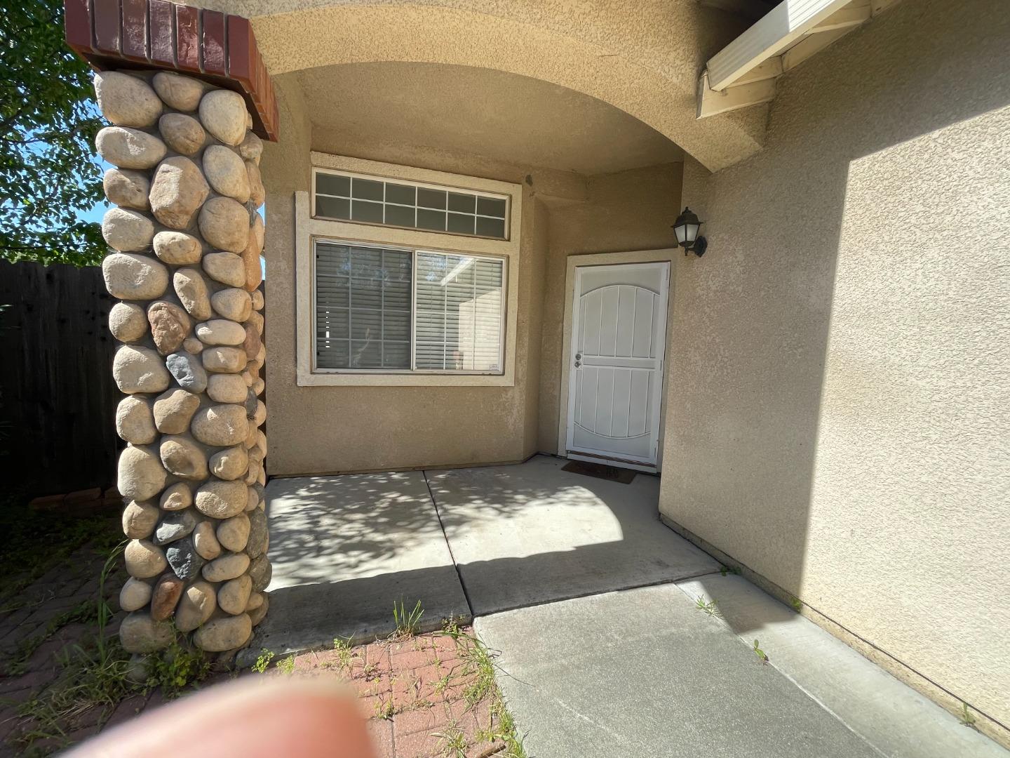 Detail Gallery Image 3 of 33 For 1005 Legend Cir, Vallejo,  CA 94591 - 5 Beds | 3 Baths