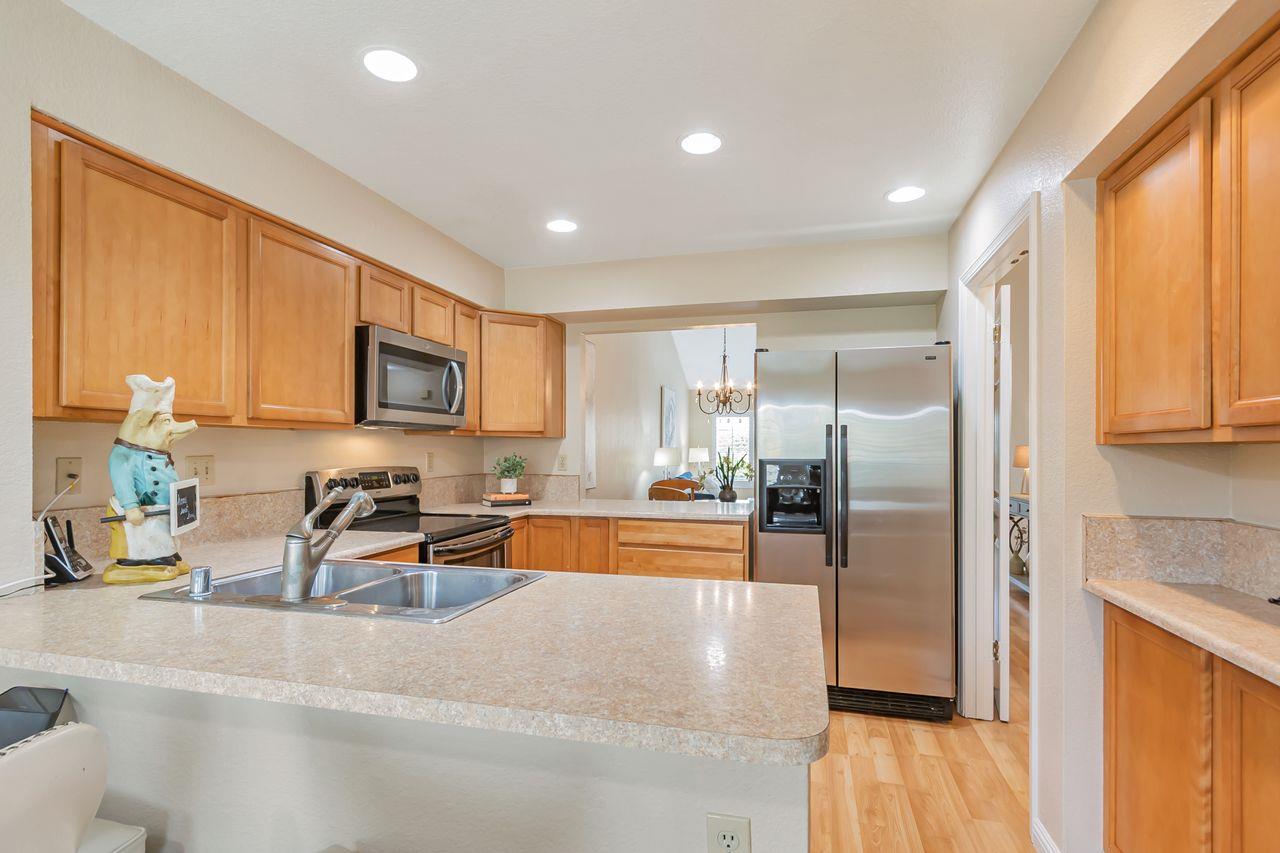 Detail Gallery Image 11 of 48 For 7522 Deveron Ct, San Jose,  CA 95135 - 2 Beds | 2 Baths
