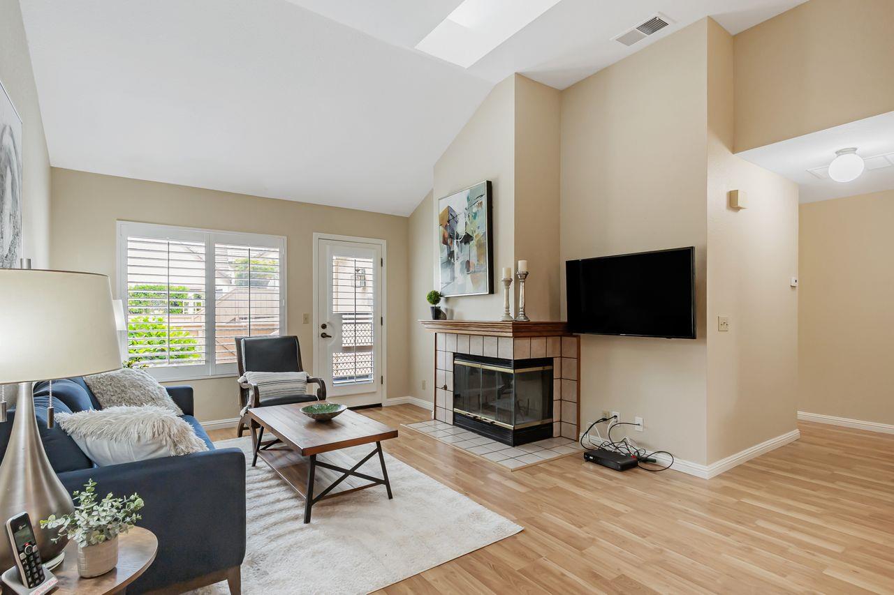 Detail Gallery Image 4 of 48 For 7522 Deveron Ct, San Jose,  CA 95135 - 2 Beds | 2 Baths