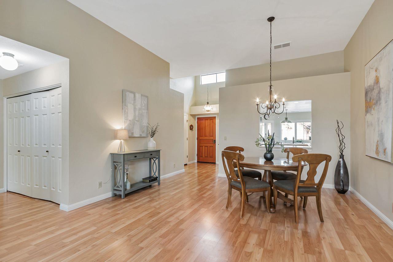 Detail Gallery Image 7 of 48 For 7522 Deveron Ct, San Jose,  CA 95135 - 2 Beds | 2 Baths
