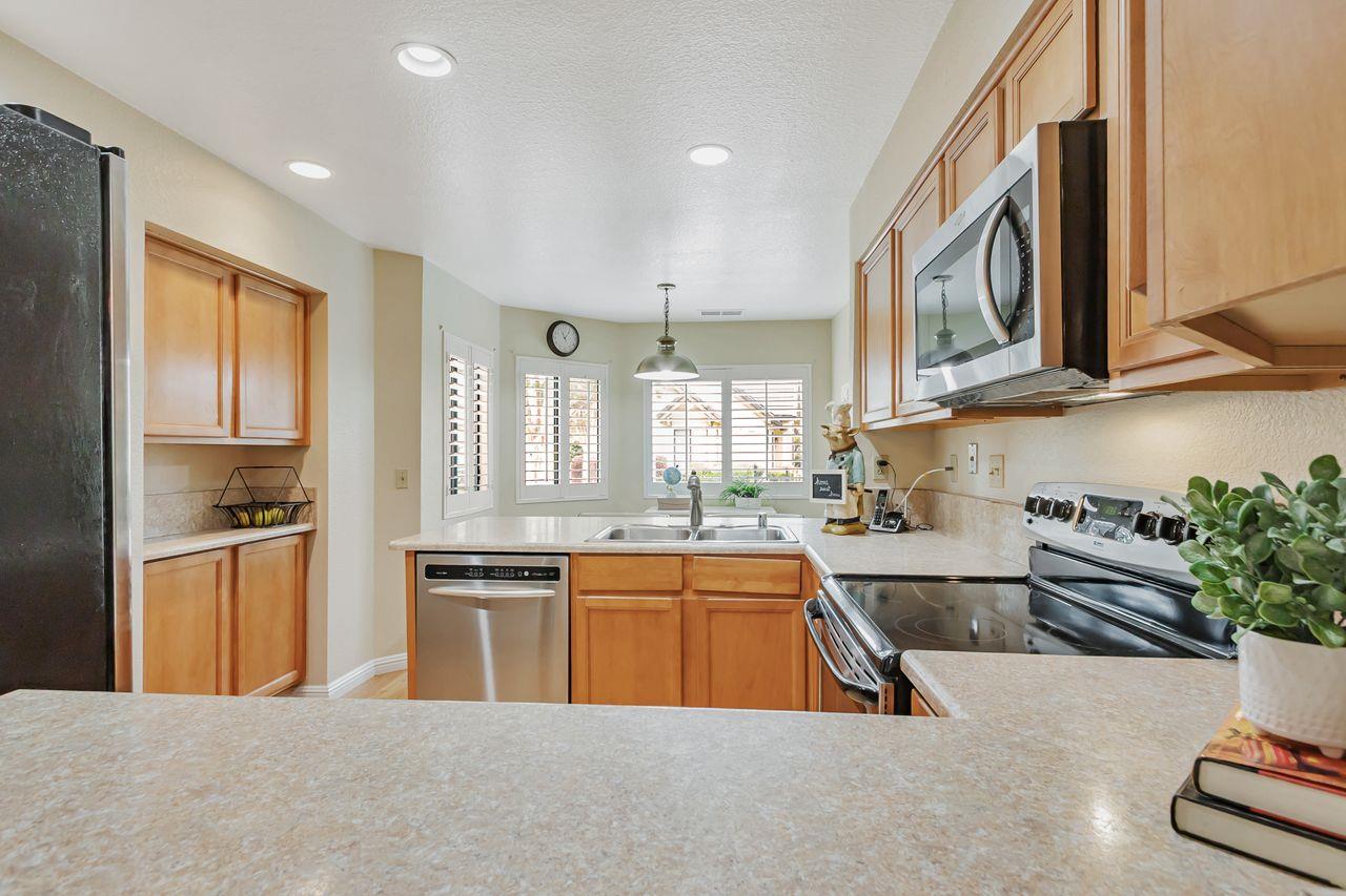 Detail Gallery Image 9 of 48 For 7522 Deveron Ct, San Jose,  CA 95135 - 2 Beds | 2 Baths
