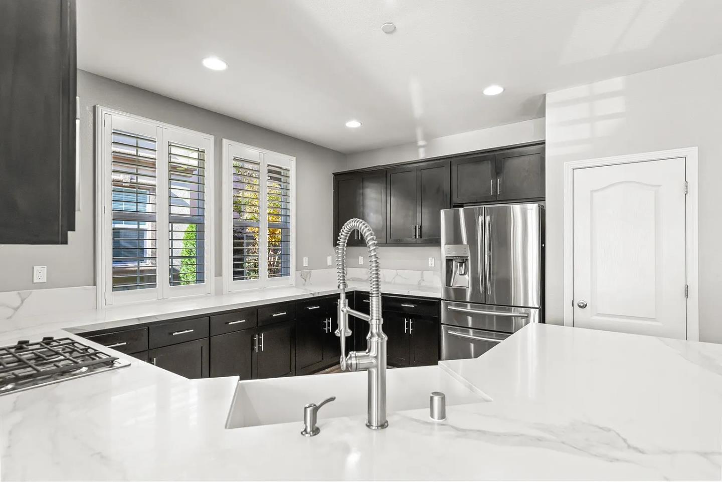 Detail Gallery Image 12 of 31 For 121 Lusitano, Gilroy,  CA 95020 - 3 Beds | 2 Baths