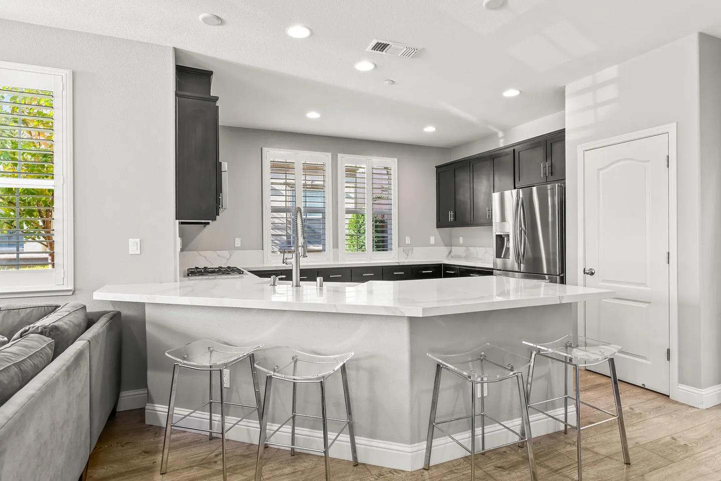 Detail Gallery Image 13 of 31 For 121 Lusitano, Gilroy,  CA 95020 - 3 Beds | 2 Baths