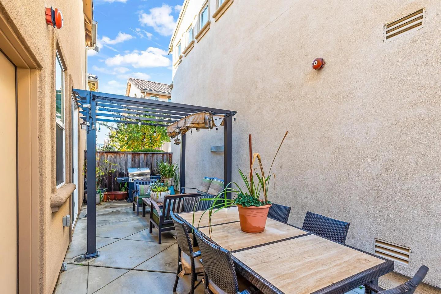 Detail Gallery Image 30 of 31 For 121 Lusitano, Gilroy,  CA 95020 - 3 Beds | 2 Baths