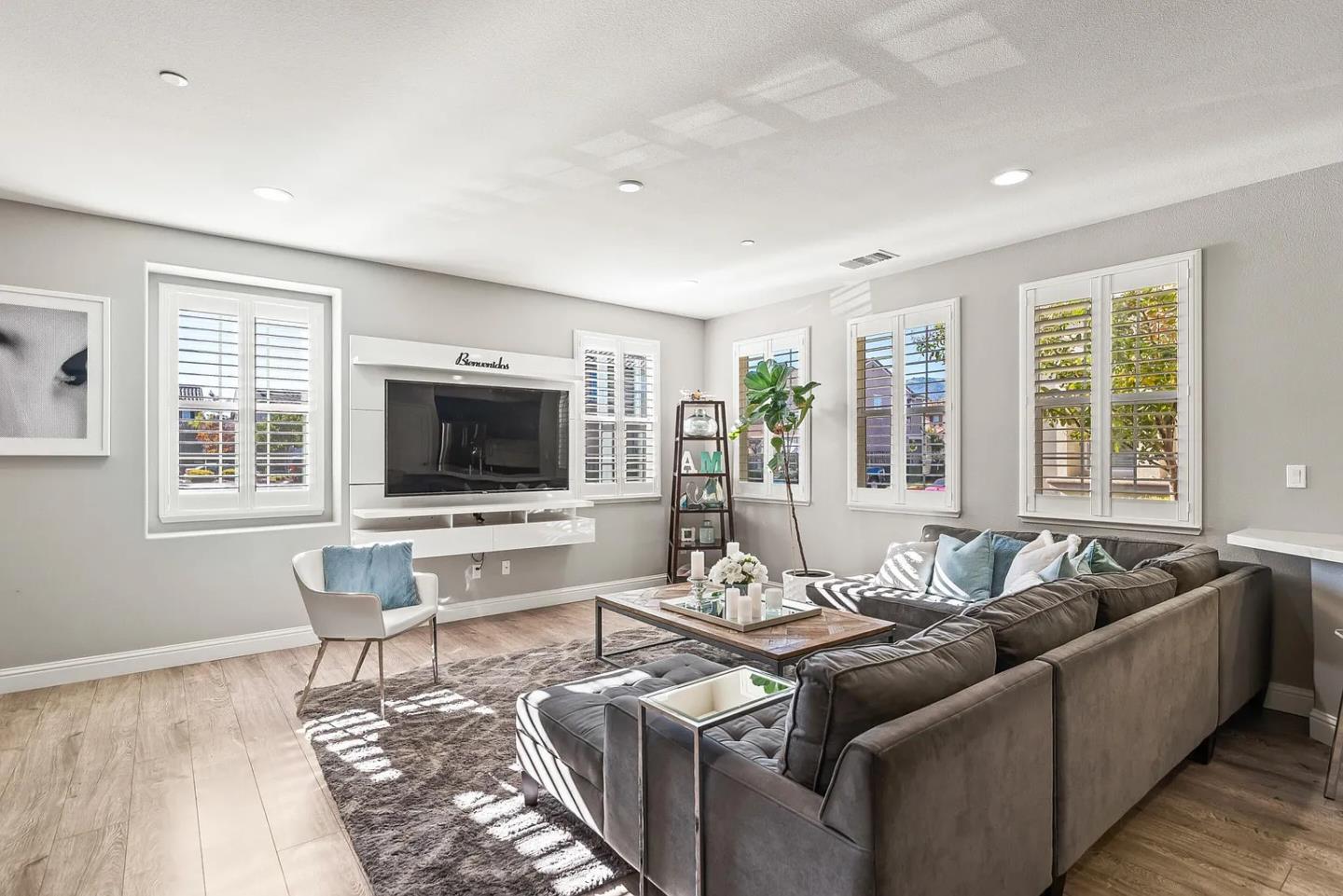 Detail Gallery Image 6 of 31 For 121 Lusitano, Gilroy,  CA 95020 - 3 Beds | 2 Baths