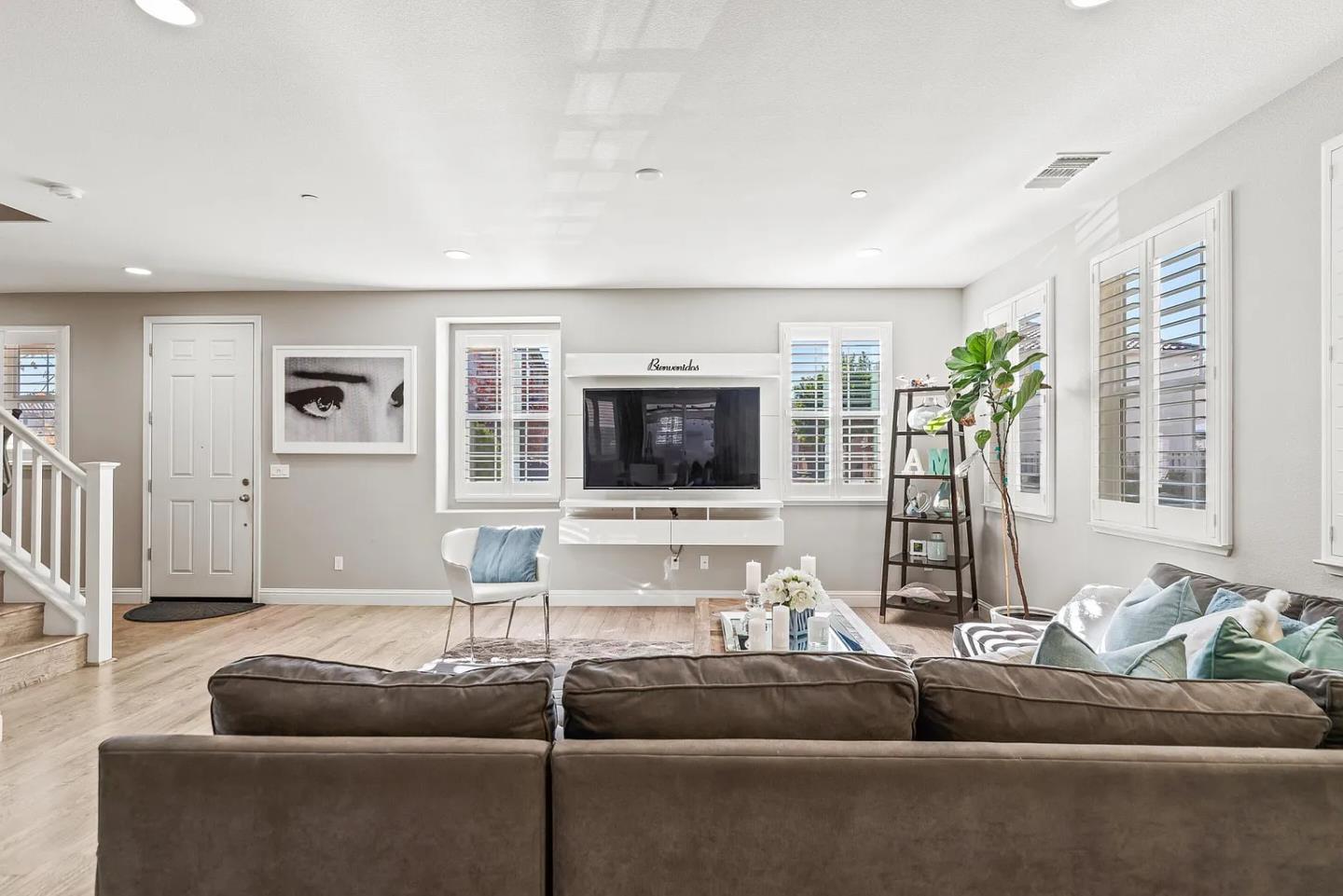 Detail Gallery Image 7 of 31 For 121 Lusitano, Gilroy,  CA 95020 - 3 Beds | 2 Baths