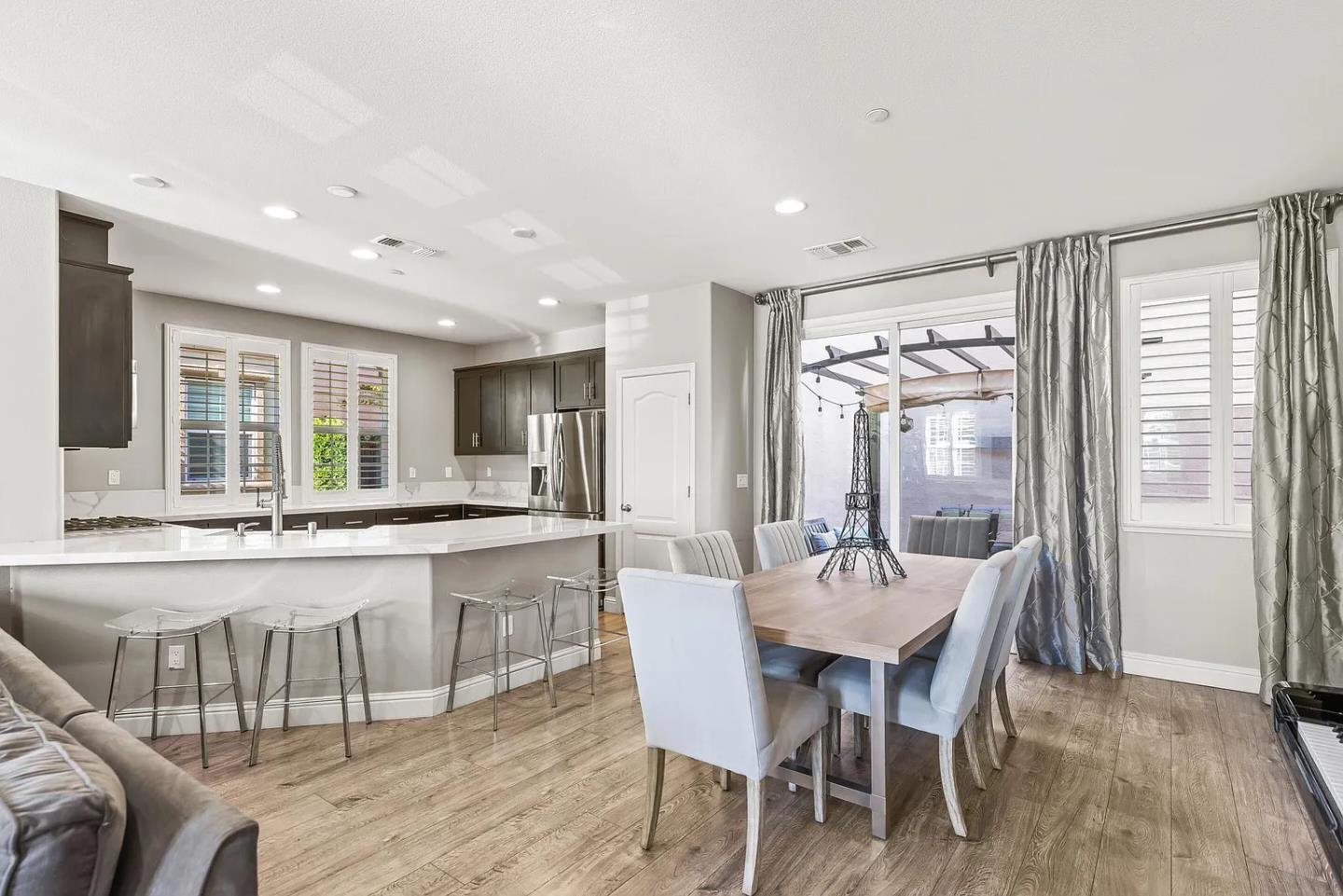 Detail Gallery Image 8 of 31 For 121 Lusitano, Gilroy,  CA 95020 - 3 Beds | 2 Baths