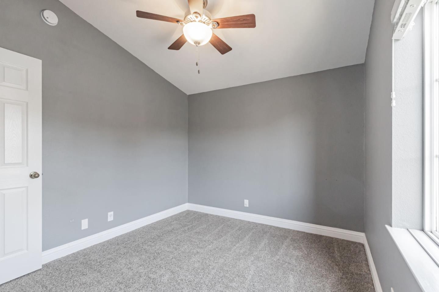 Detail Gallery Image 31 of 44 For 1220 Vienna Dr #571,  Sunnyvale,  CA 94089 - 5 Beds | 2 Baths