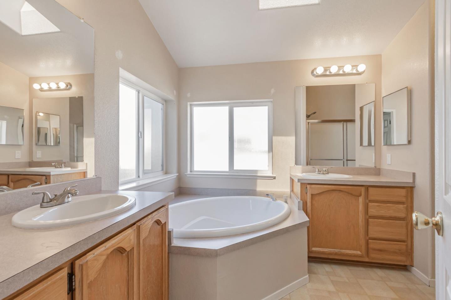 Detail Gallery Image 33 of 44 For 1220 Vienna Dr #571,  Sunnyvale,  CA 94089 - 5 Beds | 2 Baths