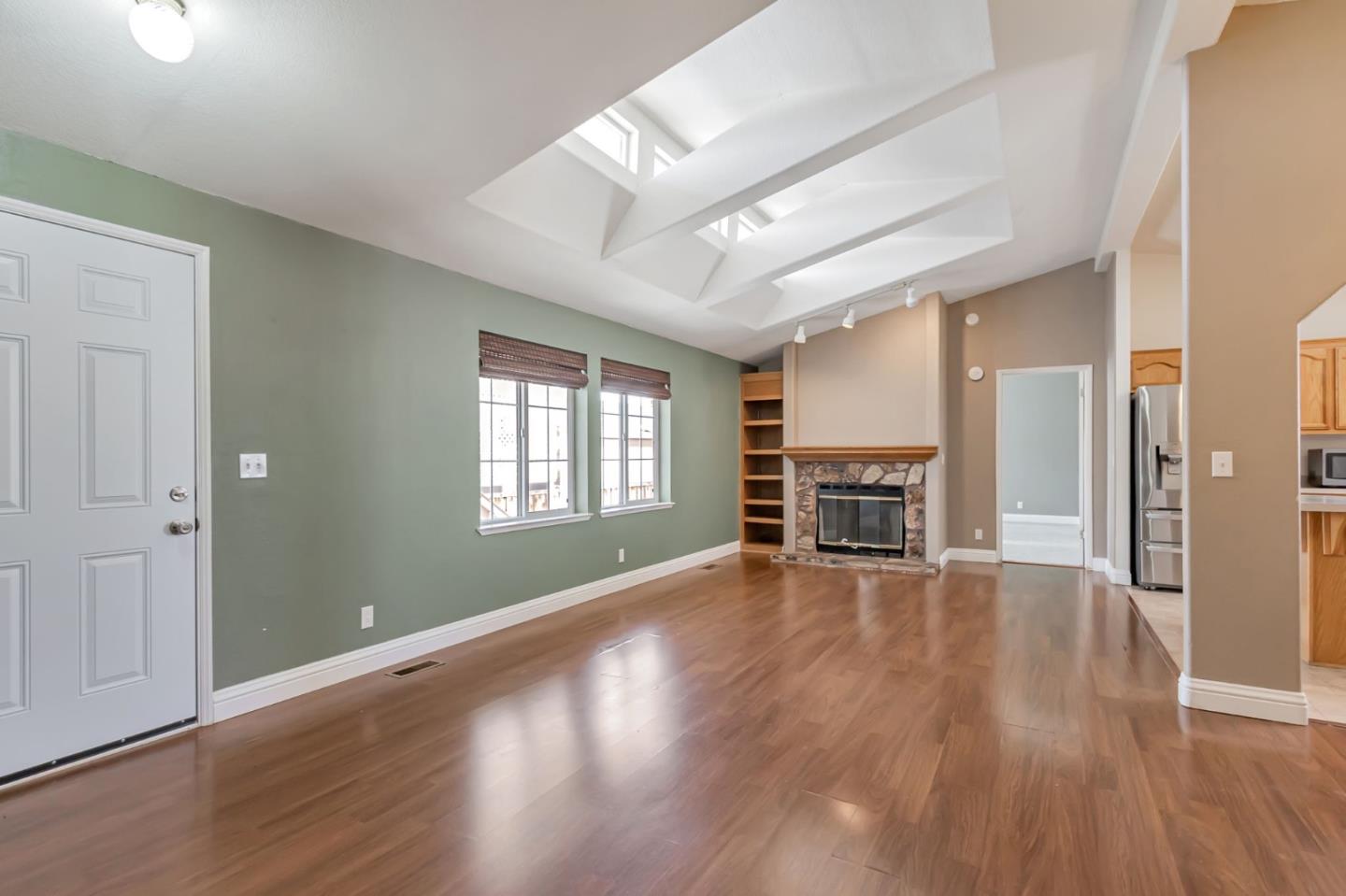 Detail Gallery Image 7 of 44 For 1220 Vienna Dr #571,  Sunnyvale,  CA 94089 - 5 Beds | 2 Baths