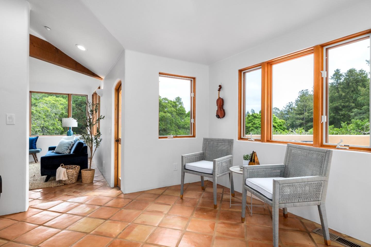 Detail Gallery Image 11 of 62 For 6034 Thurber Ln, Santa Cruz,  CA 95065 - 3 Beds | 2/1 Baths