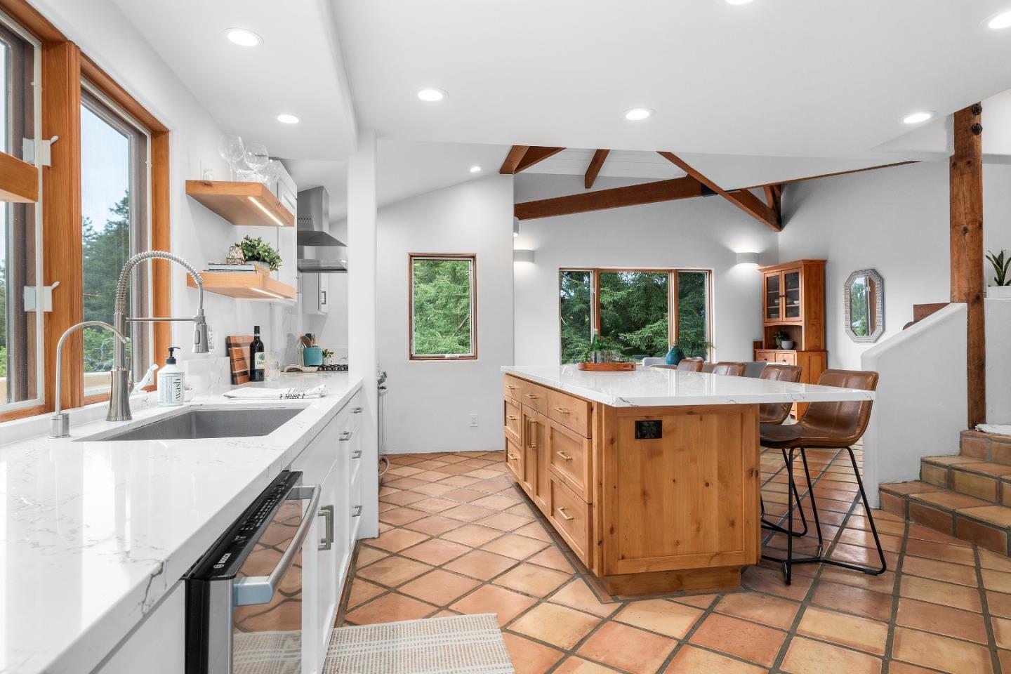 Detail Gallery Image 12 of 62 For 6034 Thurber Ln, Santa Cruz,  CA 95065 - 3 Beds | 2/1 Baths