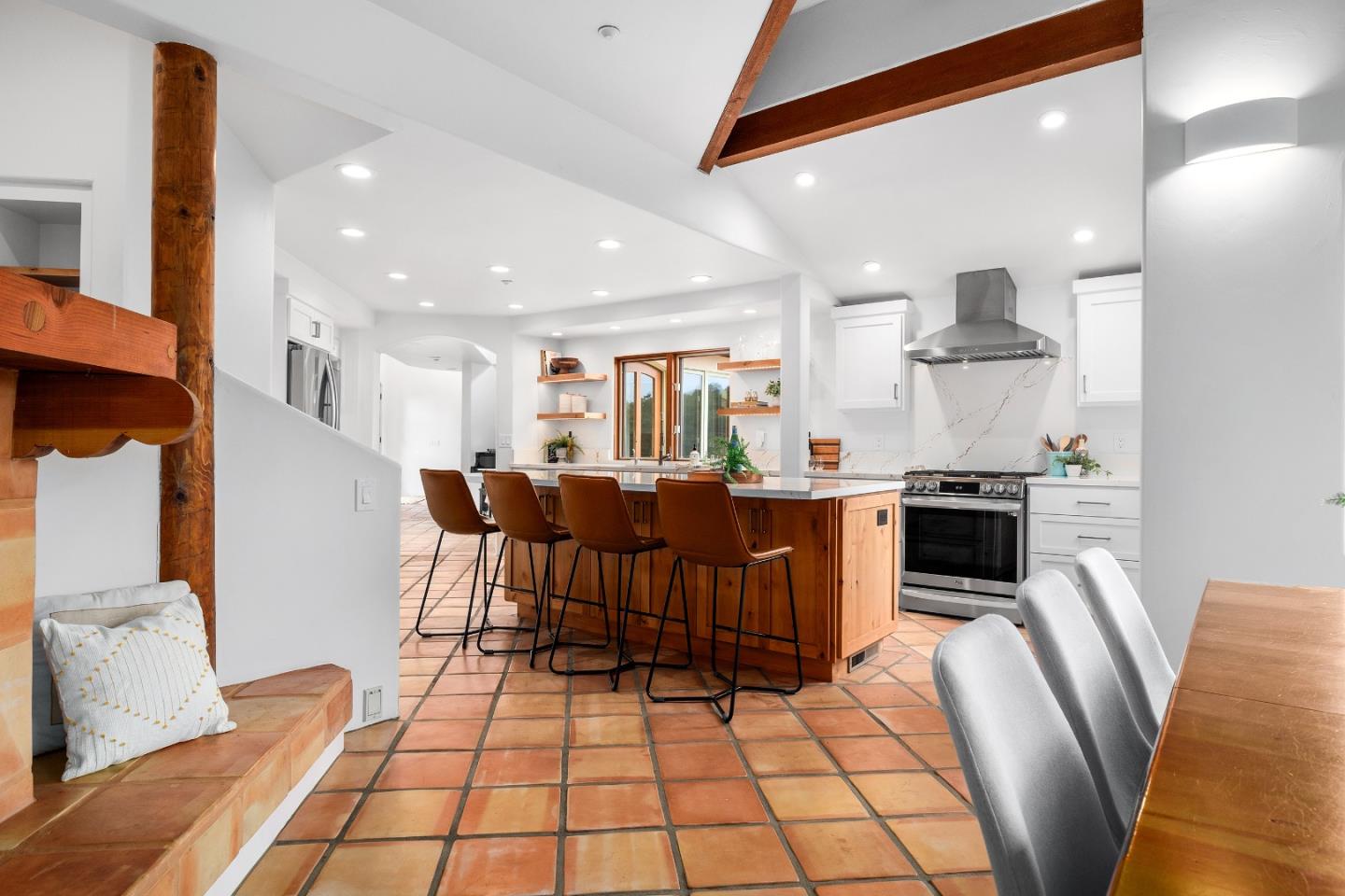 Detail Gallery Image 17 of 62 For 6034 Thurber Ln, Santa Cruz,  CA 95065 - 3 Beds | 2/1 Baths