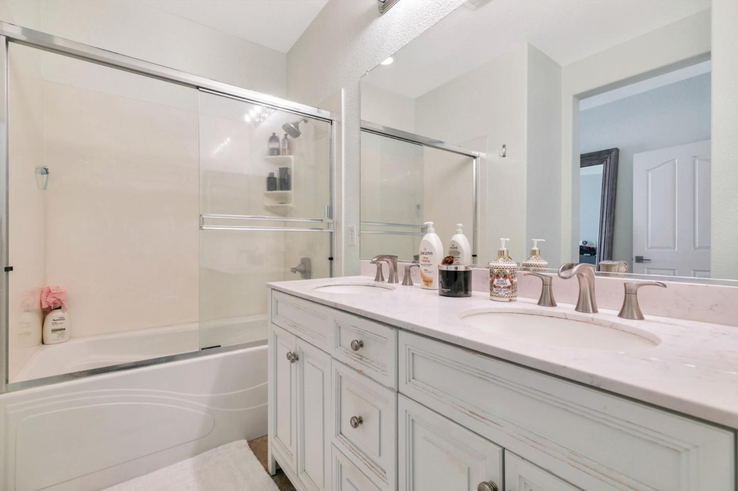 Detail Gallery Image 17 of 24 For 2610 Baton Rouge Dr, San Jose,  CA 95133 - 3 Beds | 2/1 Baths