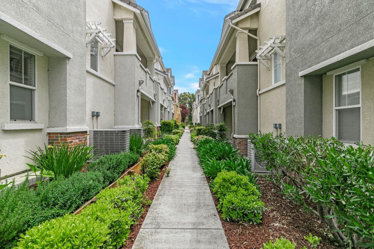 Detail Gallery Image 21 of 24 For 2610 Baton Rouge Dr, San Jose,  CA 95133 - 3 Beds | 2/1 Baths