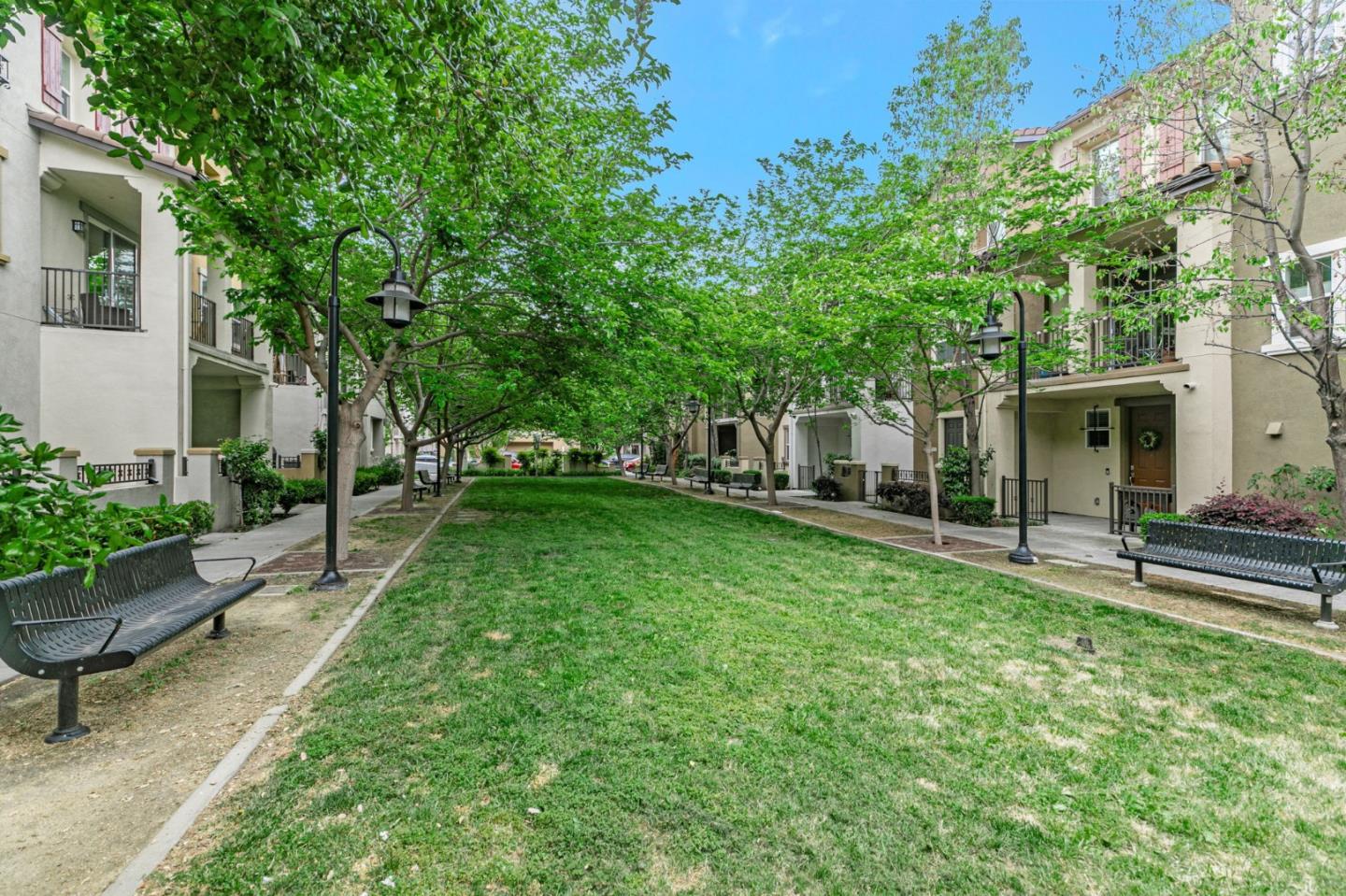 Detail Gallery Image 23 of 24 For 2610 Baton Rouge Dr, San Jose,  CA 95133 - 3 Beds | 2/1 Baths