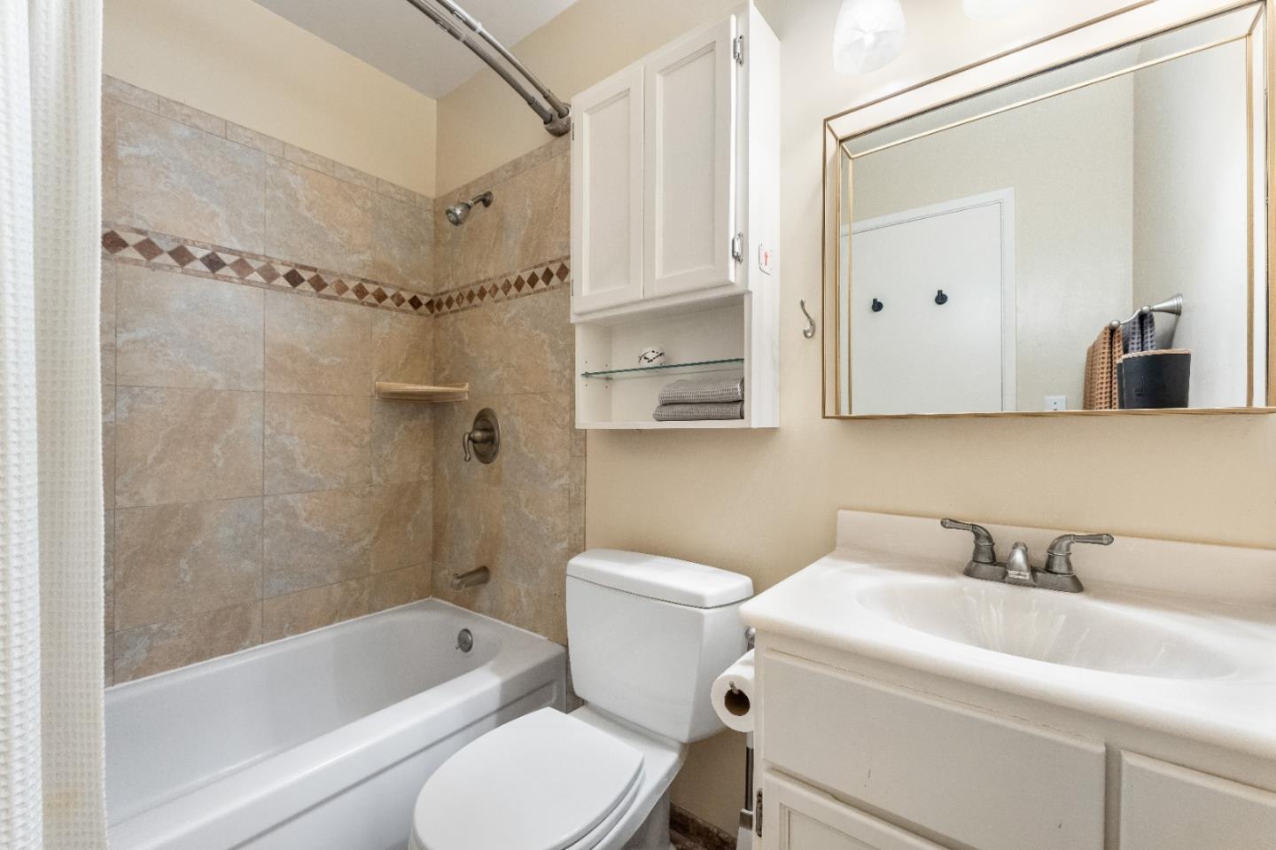 Detail Gallery Image 11 of 15 For 1385 42nd Ave #3,  Capitola,  CA 95010 - 2 Beds | 1 Baths