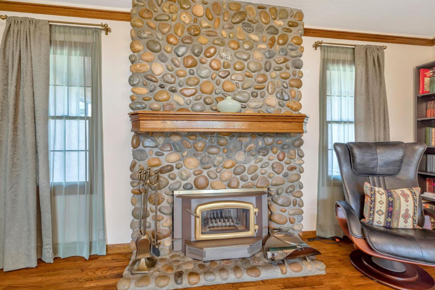 Detail Gallery Image 10 of 79 For 1149 Danbury Dr, San Jose,  CA 95129 - 4 Beds | 3 Baths