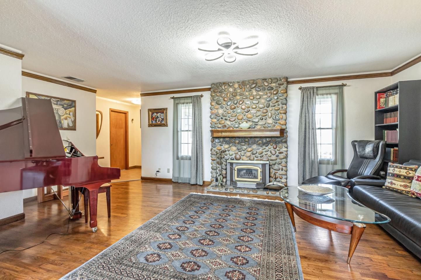 Detail Gallery Image 9 of 79 For 1149 Danbury Dr, San Jose,  CA 95129 - 4 Beds | 3 Baths
