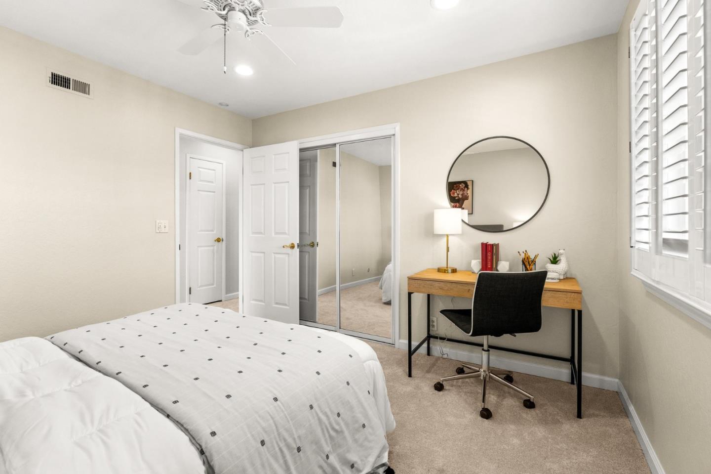 Detail Gallery Image 29 of 67 For 2380 Walden Sq, San Jose,  CA 95124 - 5 Beds | 3 Baths