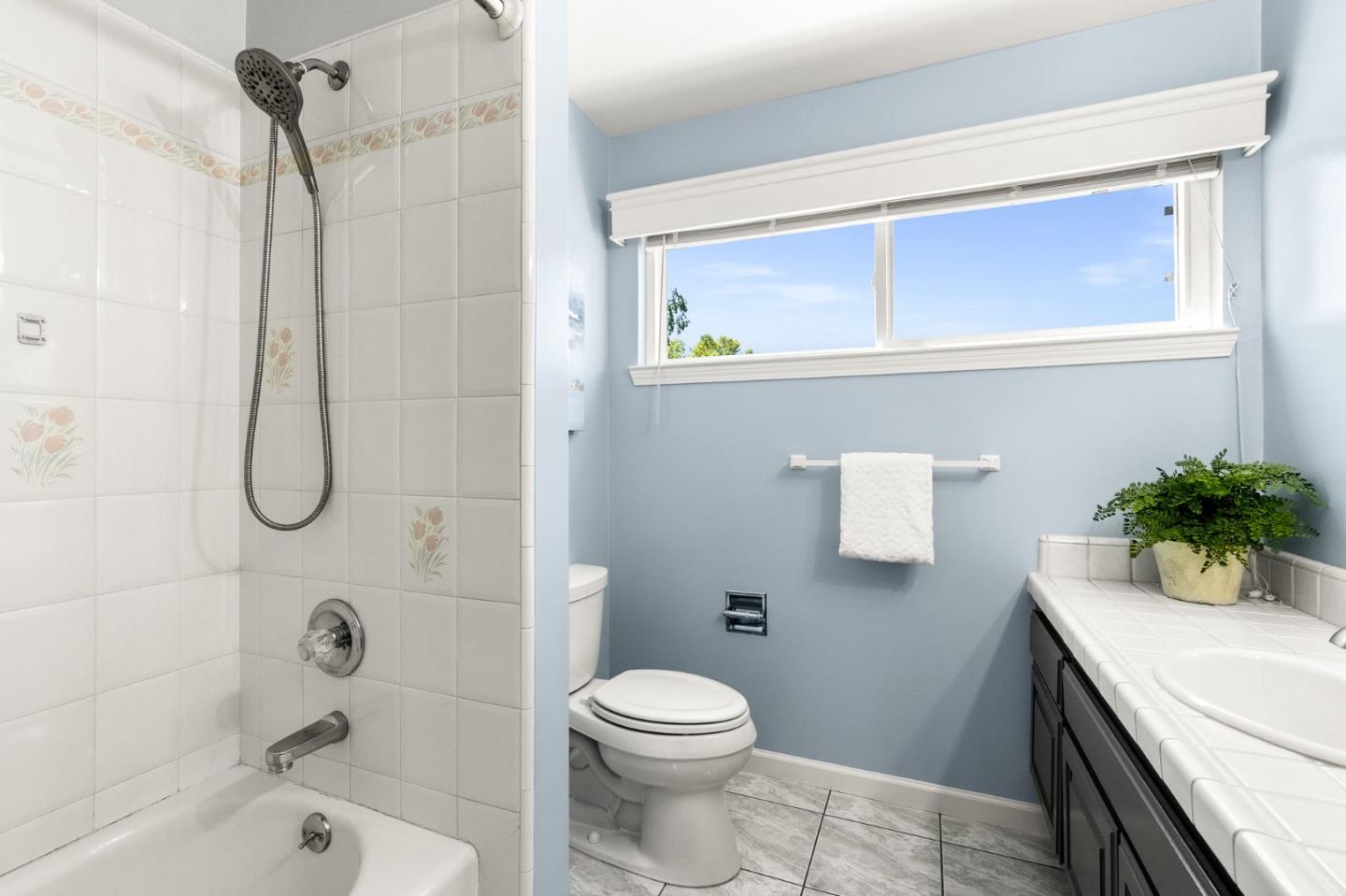 Detail Gallery Image 35 of 67 For 2380 Walden Sq, San Jose,  CA 95124 - 5 Beds | 3 Baths