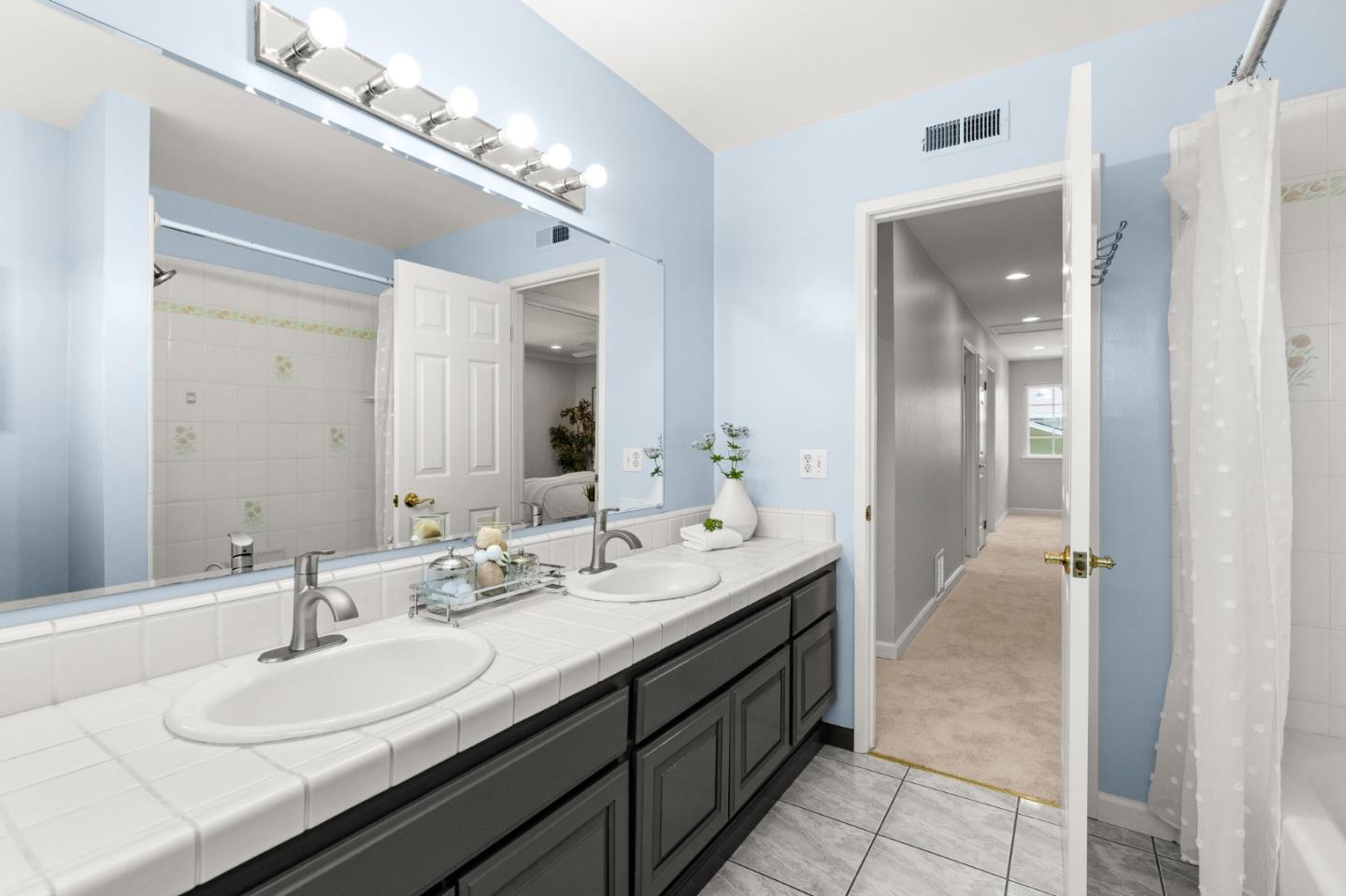 Detail Gallery Image 36 of 67 For 2380 Walden Sq, San Jose,  CA 95124 - 5 Beds | 3 Baths