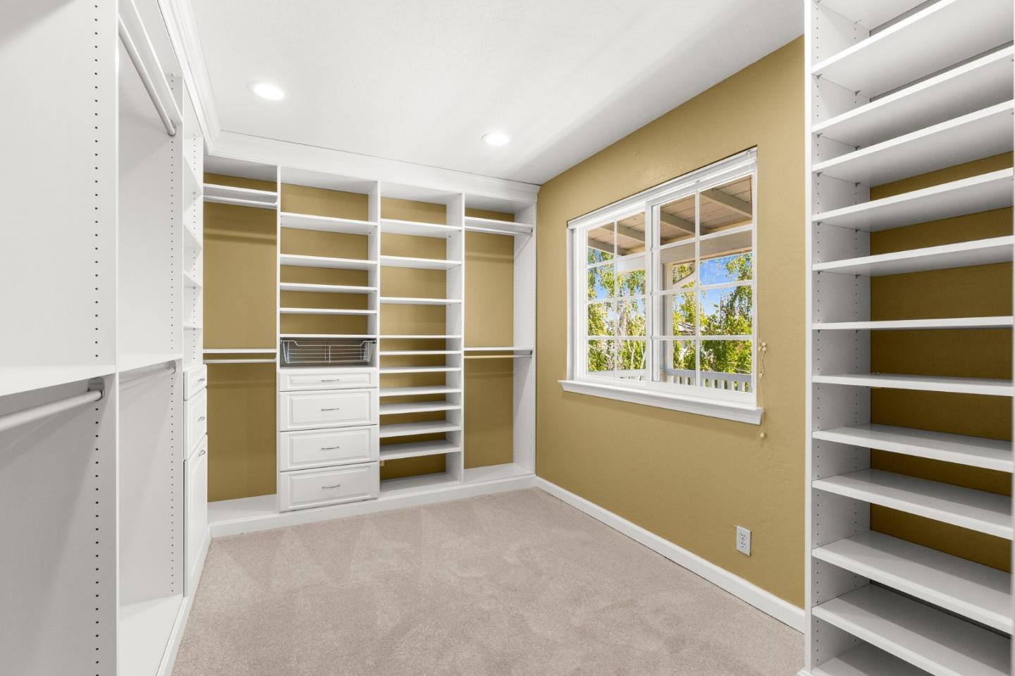 Detail Gallery Image 39 of 67 For 2380 Walden Sq, San Jose,  CA 95124 - 5 Beds | 3 Baths
