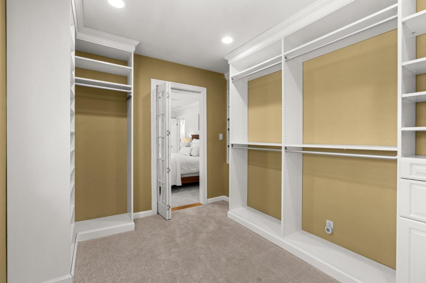 Detail Gallery Image 40 of 67 For 2380 Walden Sq, San Jose,  CA 95124 - 5 Beds | 3 Baths