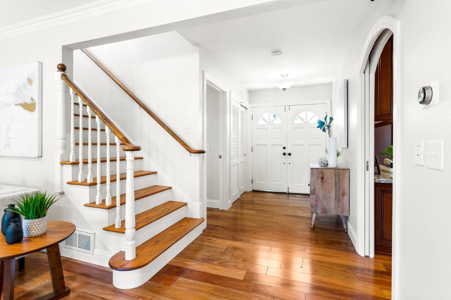 Detail Gallery Image 8 of 67 For 2380 Walden Sq, San Jose,  CA 95124 - 5 Beds | 3 Baths