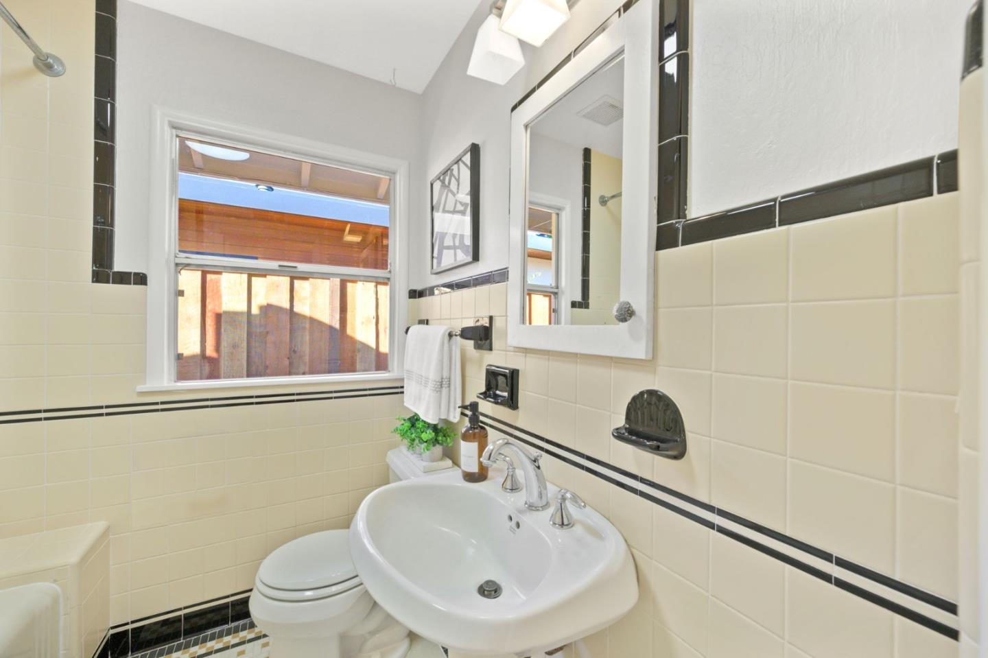 Detail Gallery Image 30 of 49 For 1148 Judson Dr, Mountain View,  CA 94040 - 4 Beds | 2 Baths