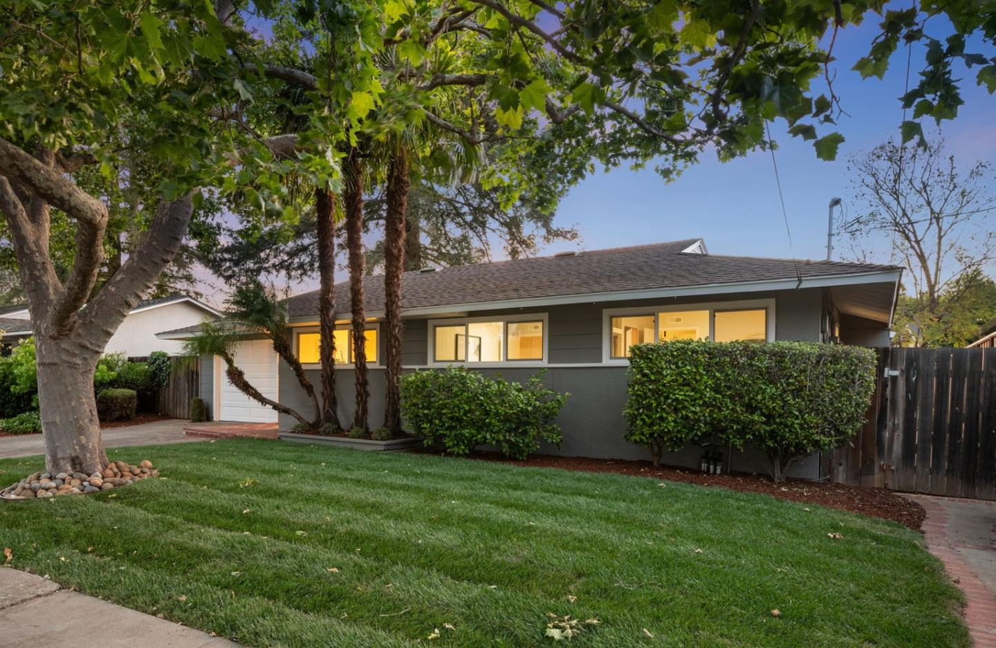 Detail Gallery Image 5 of 49 For 1148 Judson Dr, Mountain View,  CA 94040 - 4 Beds | 2 Baths