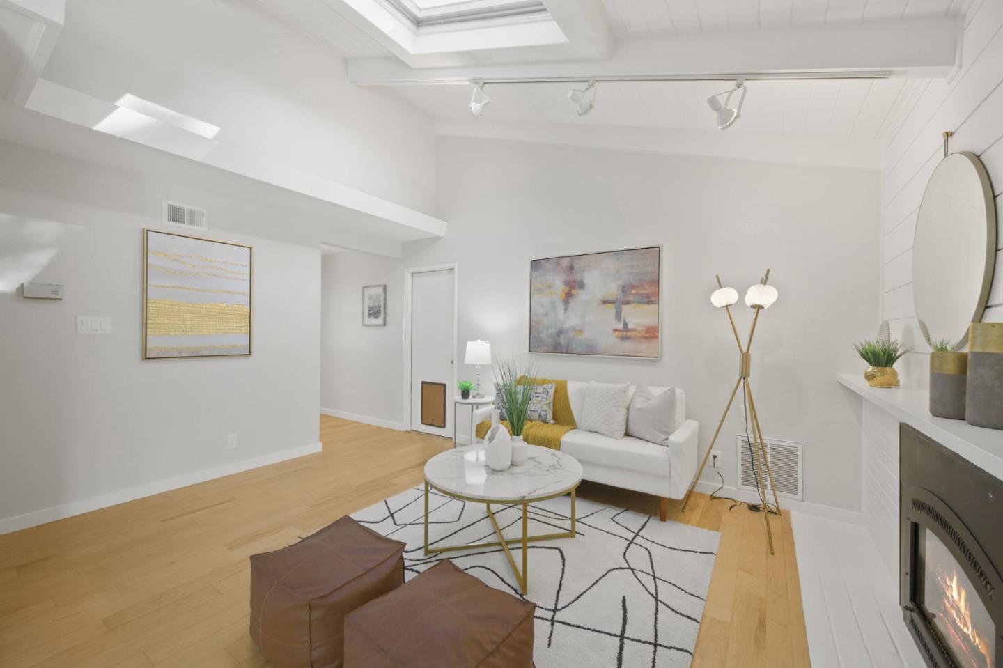 Detail Gallery Image 9 of 49 For 1148 Judson Dr, Mountain View,  CA 94040 - 4 Beds | 2 Baths
