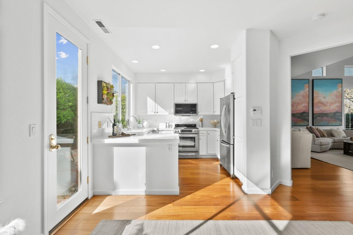 Detail Gallery Image 19 of 42 For 206 Palmita Pl, Mountain View,  CA 94041 - 3 Beds | 2/1 Baths