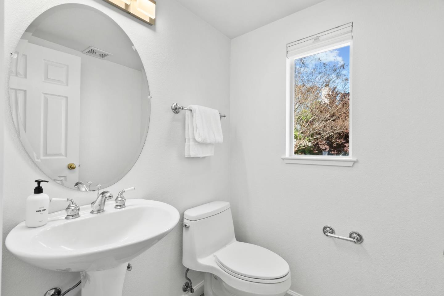 Detail Gallery Image 25 of 42 For 206 Palmita Pl, Mountain View,  CA 94041 - 3 Beds | 2/1 Baths