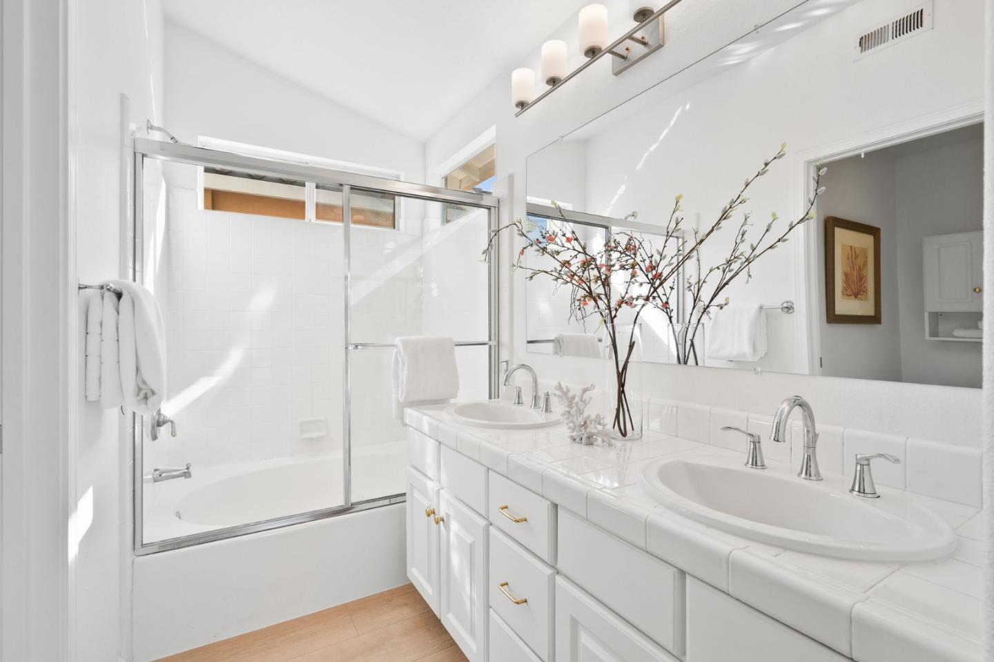 Detail Gallery Image 30 of 42 For 206 Palmita Pl, Mountain View,  CA 94041 - 3 Beds | 2/1 Baths